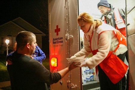 Tornado soulagement par la Croix-Rouge